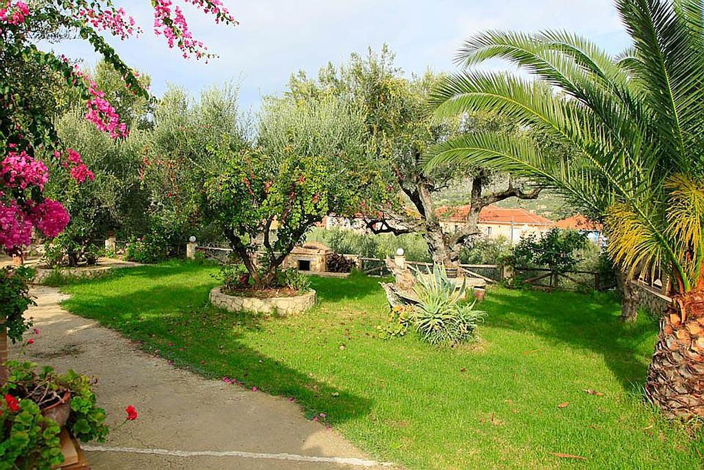 Yannis' Village Keri Rom bilde