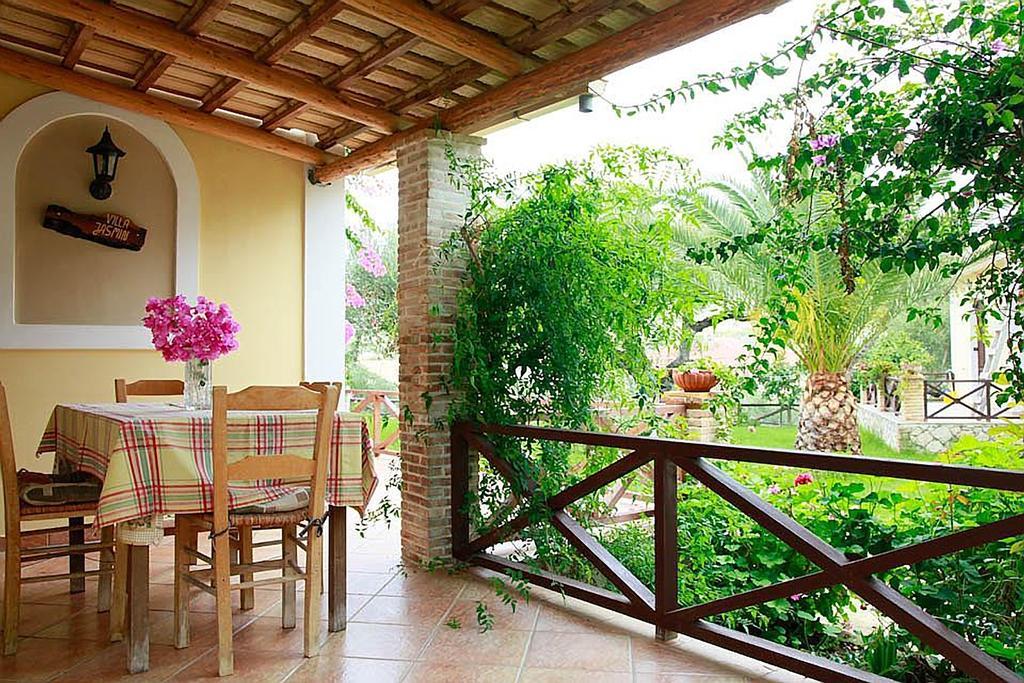 Yannis' Village Keri Rom bilde