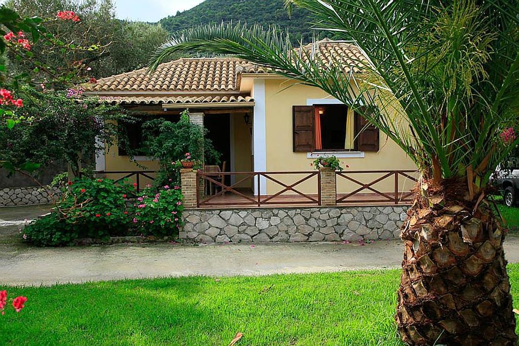 Yannis' Village Keri Rom bilde